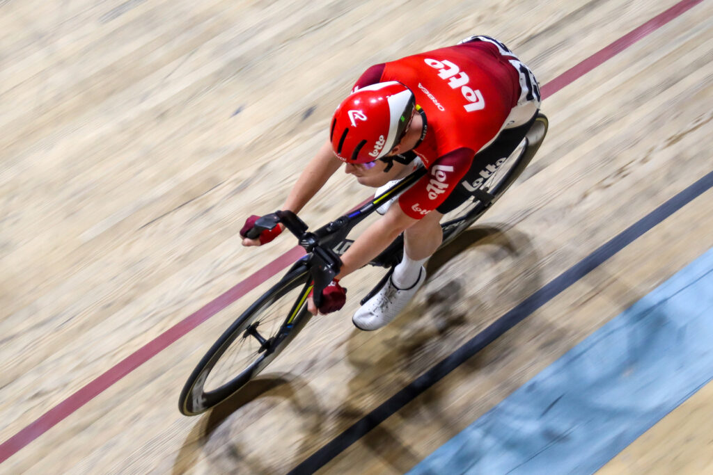 1701AB76-EFEC-4F92-AD58-949E0894478E